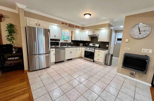 Lake Ariel House | HillTop Manor-Spacious 6BR+PS5+FirePit+Pool Table