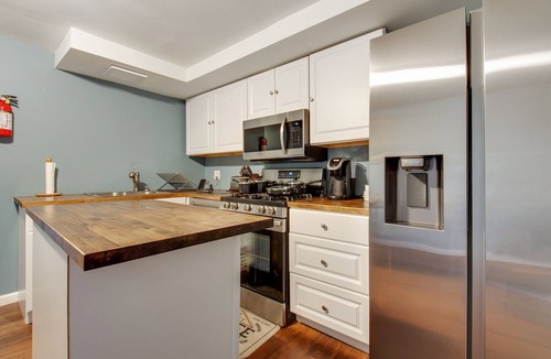 Orange House | Hillyer Manor - Comfy Townhouse In Great Location! Pet Friendly! by RedAwning
