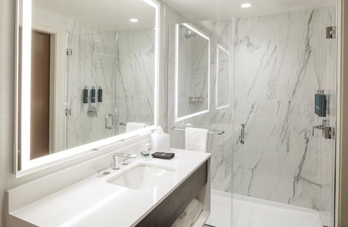 North Rosslyn Hotel | Hilton Arlington Rosslyn The Key