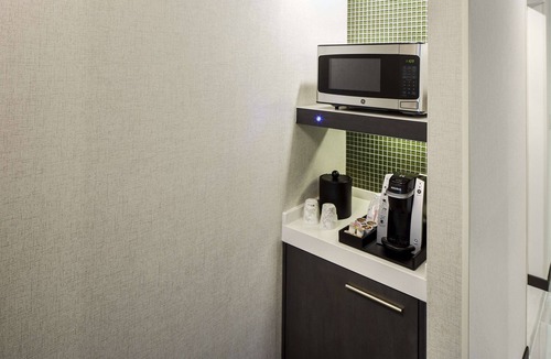 Camden Hotel | Hilton Garden Inn Camden Waterfront Philadelphia