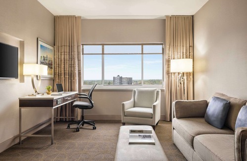 Wynnefield Heights Hotel | Hilton Philadelphia City Avenue