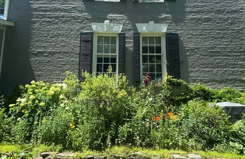 Bethany House | Historic 200-year-old home in the the Pocono Mtns