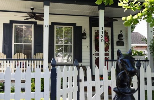 Village Green House | Historic cottage on tree lined Washington Street - Pet Friendly! Fenced yard
