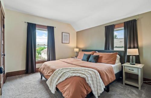 Bedford House | Historic District w Fully Stocked Kitchen and Sleeps 6