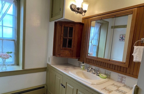 Lenhartsville House | Historic Farmhouse and Gardens on 67+Acres