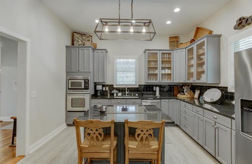 Cleveland House | Historic Farmhouse on 20 Acres Near Helen