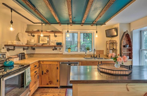 Lambertville Cottage | Historic Home in Lambertville: Walk to Bridge