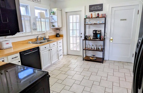 Summerlee House | Historic home. New River Gorge + Firepit +Gameroom, sleeps 10