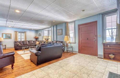 Waynesboro House | Historic Mansion with Summit View