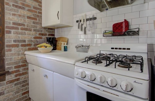 Midtown Apartment | Historic Midtown Getaway | Close to Beale