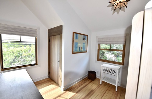 Avon House | Historic Sea Capt Home Overlooking Twilight Lake: Pool, Walk To Beach & Village