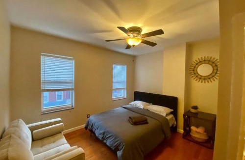 Newbold Apartment | Historic Townhouse Oasis with En-suite Bathroom