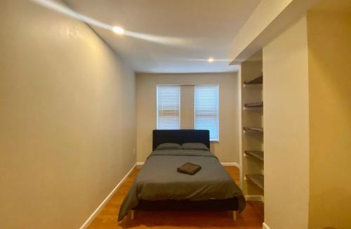 Newbold Apartment | Historic Townhouse Oasis with En-suite Bathroom