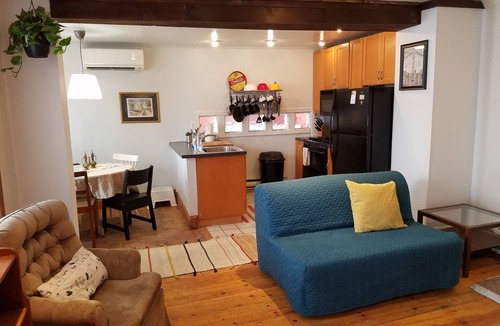 Northern Liberties House | Historic Trinity in Northern Liberties MTM rental!
