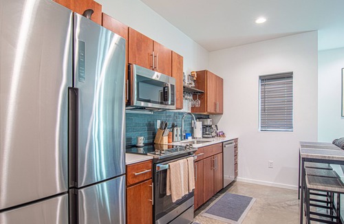 Chattanooga Condo | Historical Downtown, Private, Self-check-in, 1 car Parking, 1King & 1Queen beds