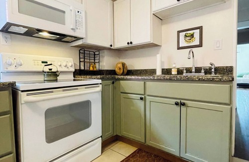 Uniontown Apartment | Historically Charming 2 bedroom Apartment in the heart of Uniontown