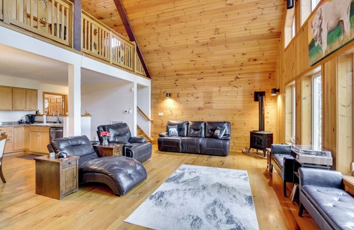 Aspers Cabin | History, Hikes & Fireside Nights: Fayetteville Gem