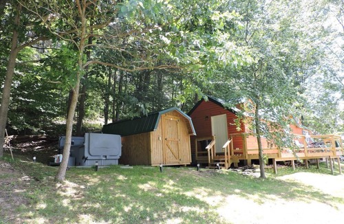Sugar Grove House | Hocking Hills-Dog friendly cabin with private pond . adults 18 and older