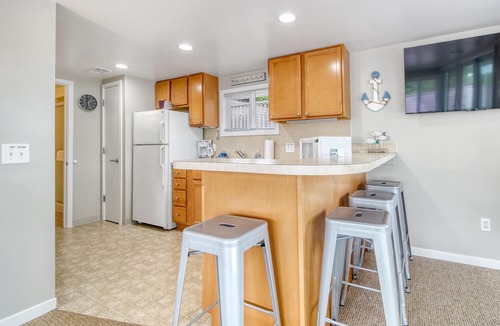Saugatuck Resort | Holiday Hill Resort "The Penthouse" Unit 700