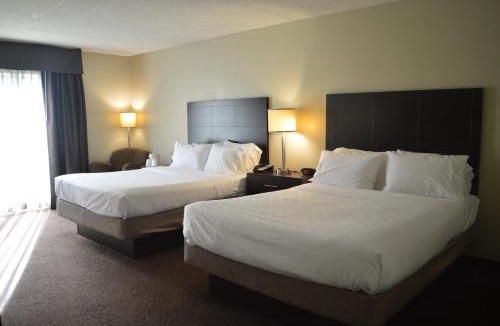 South Hills Hotel | Holiday Inn Express Hotel & Suites Pittsburgh Airport by IHG