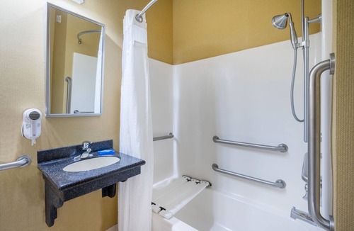 Kent Narrows Hotel | Holiday Inn Express Annapolis East-Kent Island by IHG
