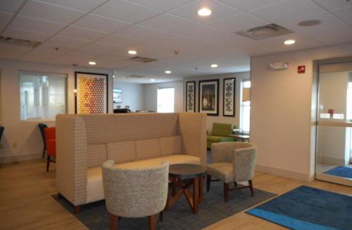 Parkdale Hotel | Holiday Inn Express Fairfield by IHG