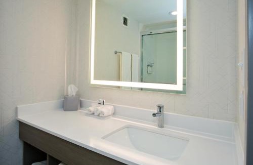 Dover Hotel | Holiday Inn Express Hotel & Suites Dover by IHG