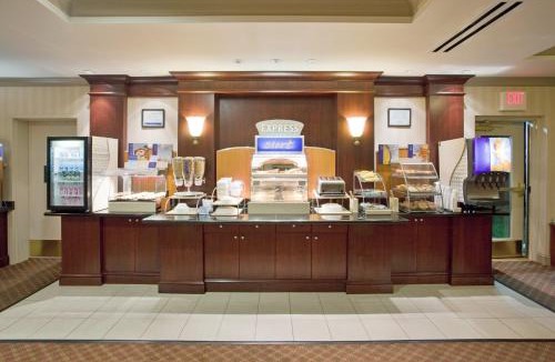 Drums Hotel | Holiday Inn Express Hotel & Suites Drums-Hazelton by IHG