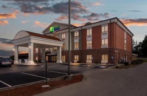 Princeton Hotel | Holiday Inn Express Princeton/I-77 by IHG