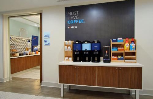 Salem Hotel | Holiday Inn Express Salem by IHG