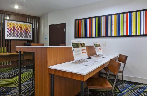 Painesville Hotel | Holiday Inn Express & Suites - Painesville - Concord by IHG