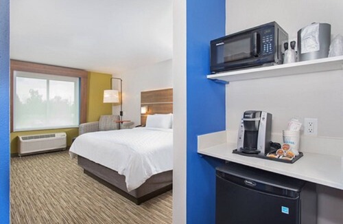 La Grange Hotel | Holiday Inn Express & Suites La Grange by IHG