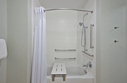 Uniontown Hotel | Holiday Inn Express & Suites Uniontown by IHG