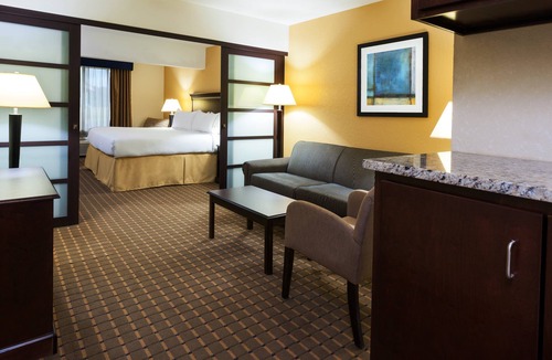 East Texas Hotel | Holiday Inn Express & Suites Allentown West by IHG