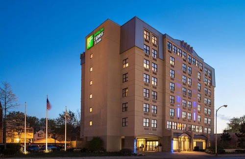 Cambridge Hotel | Holiday Inn Express & Suites Cambridge, an Ihg Hotel