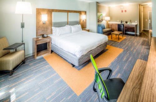 Westlake Hotel | Holiday Inn Express & Suites Cleveland/Westlake by IHG