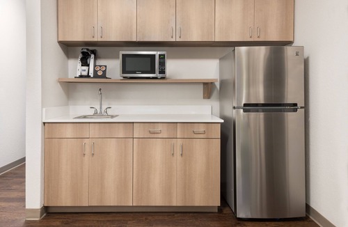 Summit Station Hotel | Holiday Inn Express & Suites Columbus Airport East by IHG