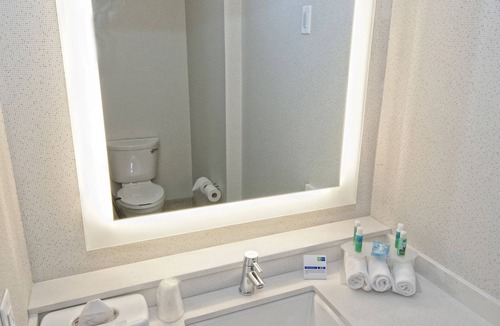 Tire Hill Hotel | Holiday Inn Express & Suites Johnstown by IHG