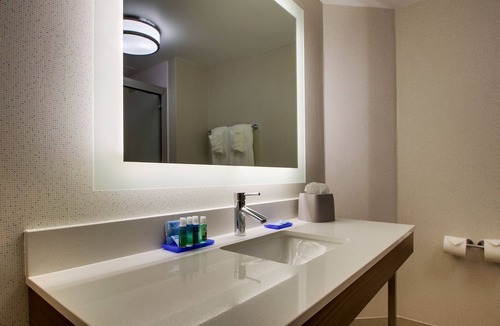 Echelon Hotel | Holiday Inn Express Voorhees - Mt. Laurel by IHG