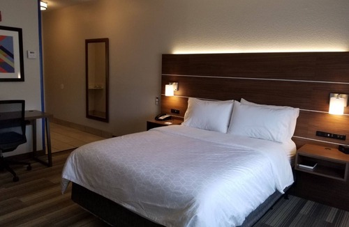 Hurricane Hotel | Holiday Inn Express Winfield by IHG