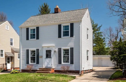 South Euclid House | Home Away From Home - Beautiful Yard