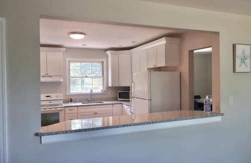 East Texas House | Home in Allentown | Dorney Park | 3 Bedroom
