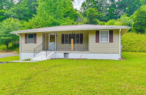 Bluewell House | Home with Bunkroom 2 Mi to Hatfield and McCoy Trail