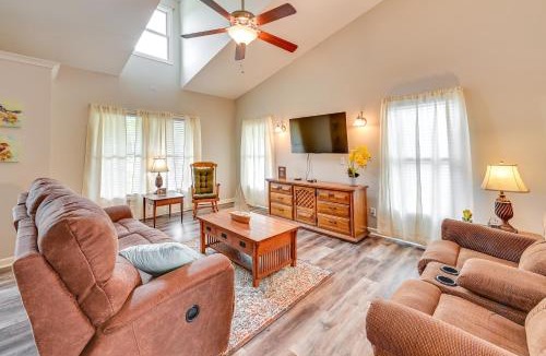 Berry House | Home with Private Pool - 15 miles to Ark Encounter!