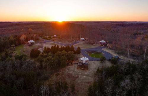 Knox Dale House | Horizon Hideout YURT w/HOT TUB, Smart TV + VIEWS!
