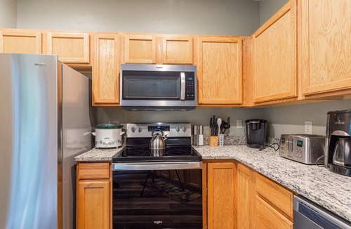 Tannersville House | HOT TUB | 4 Min Dr to Camelbeach