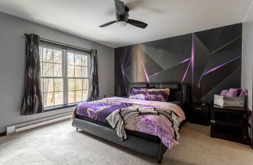 Mount Pocahontas House | Hot Tub Game Room Fenced Yard Dog Friendly