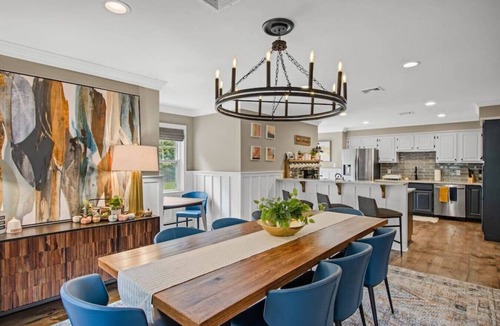 Stroudsburg Apartment | Hot Tub Retreat + Treehouse, Peloton & Bunks | Sleeps 13