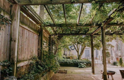 Mercersburg Hotel | Hotel ∙ 4 guests