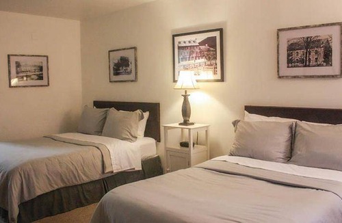 Mount Holly Springs Hotel | Hotel ∙ 4 guests